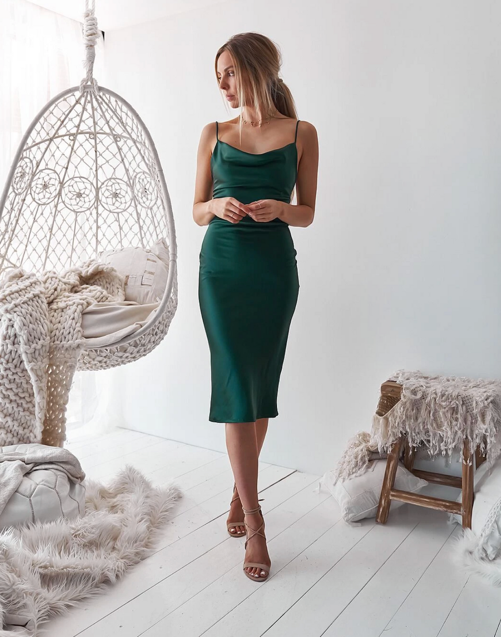 Alessia Romano | Aspen Satin Midi Élégance