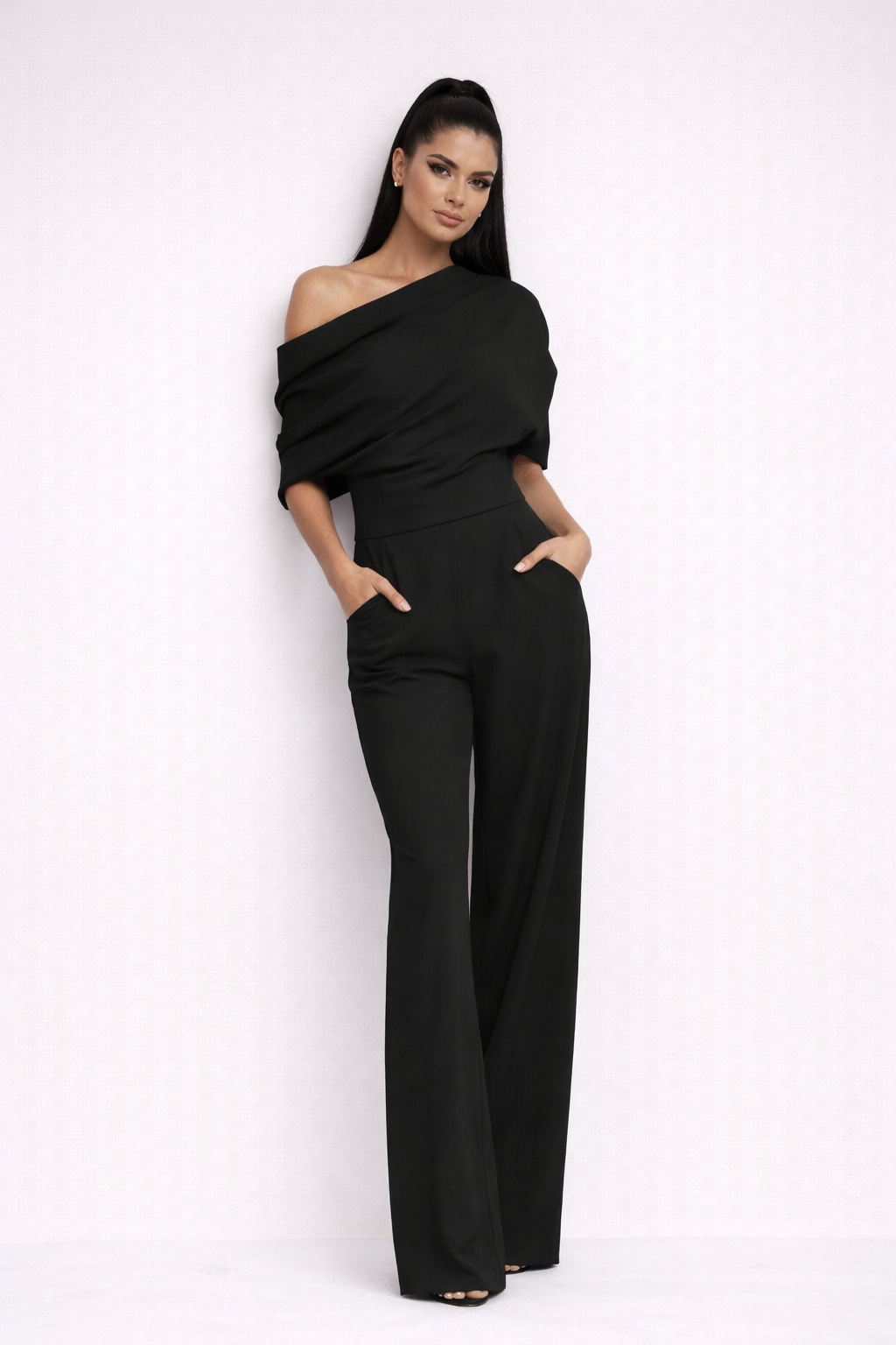 Elowen Aura | Asymmetrische Elegante Jumpsuit